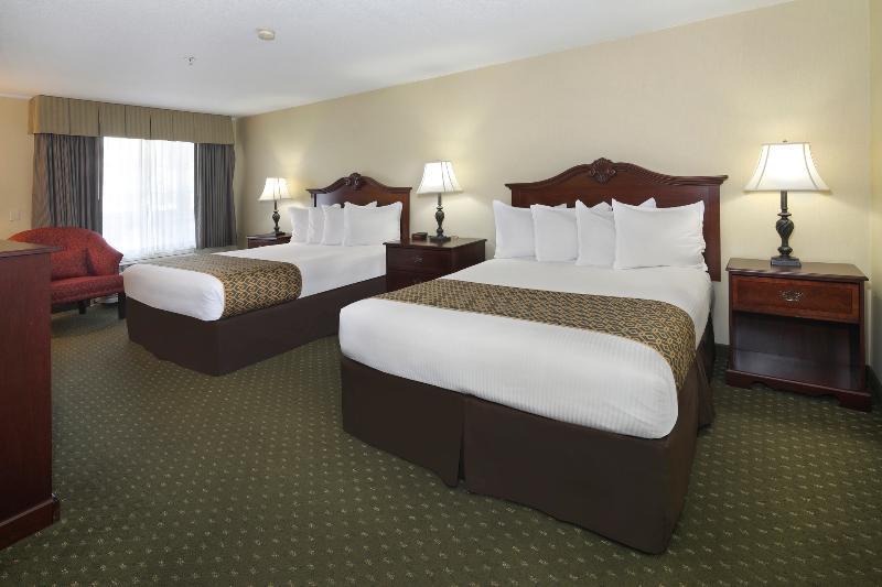 Anaheim Camelot Inn & Suites Екстериор снимка